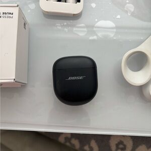 Bose Black Quiet Comfort noise canceling ear buds